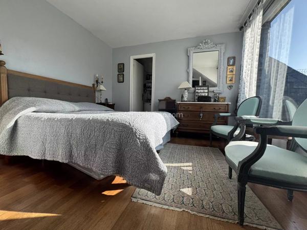 Vente                                                      Maison
                        
                     7 pièces                      187 m2                     à Auray