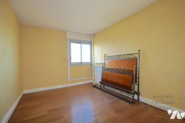 Appartement T5 avec 2 parkings et une cave