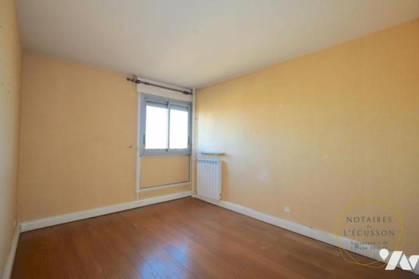 Appartement T5 avec 2 parkings et une cave