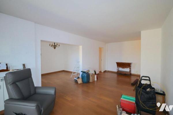 Appartement T5 avec 2 parkings et une cave