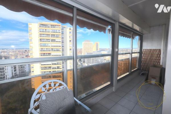 Appartement T5 avec 2 parkings et une cave