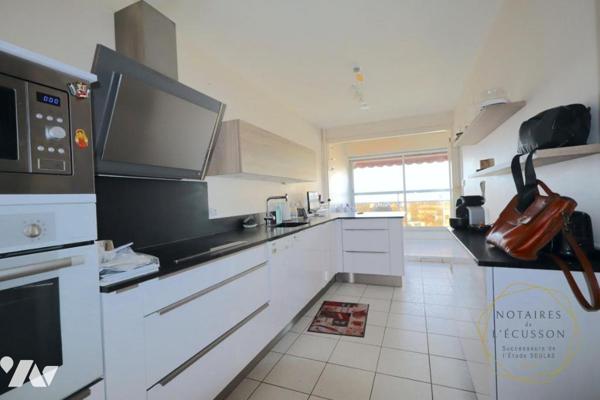 Appartement T5 avec 2 parkings et une cave