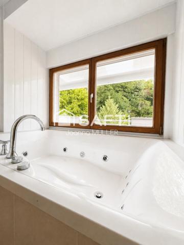 Villa d’architecte de 235 m² sur 8 ares, dans les hauteurs de BRUNSTATT