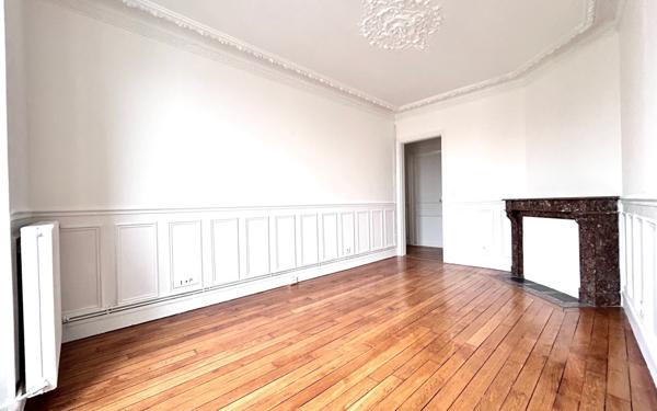 Appartement à louer    2 pièces • 49 m2 Fontenay-sous-Bois