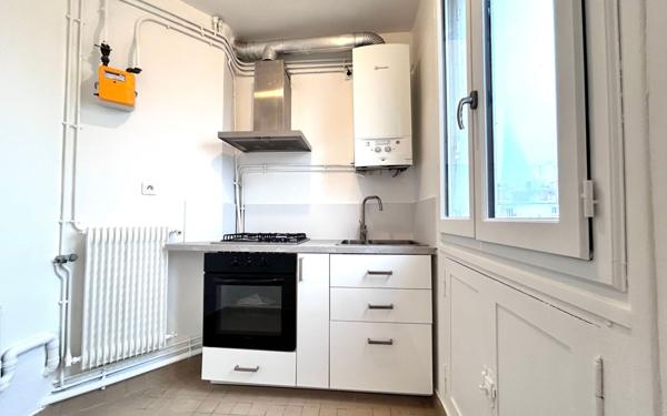 Appartement à louer    2 pièces • 49 m2 Fontenay-sous-Bois