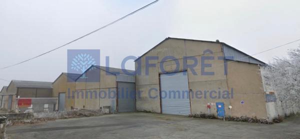 Location local commercial Parthenay - 745 m² - 1 870 €/mois