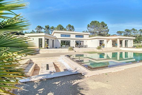 LORGUES - Villa contemporaine d'exception avec prestations haut de gamme