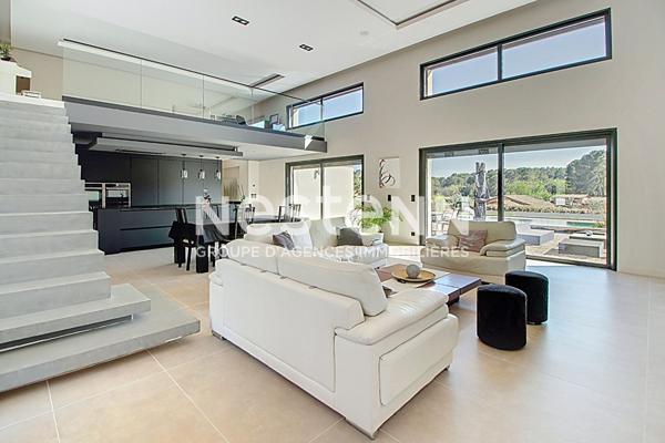 LORGUES - Villa contemporaine d'exception avec prestations haut de gamme