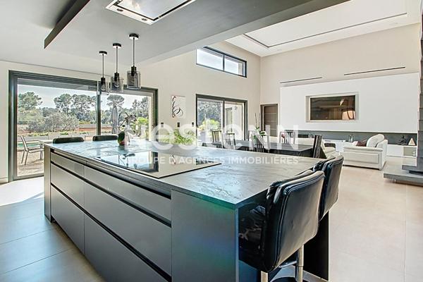 LORGUES - Villa contemporaine d'exception avec prestations haut de gamme