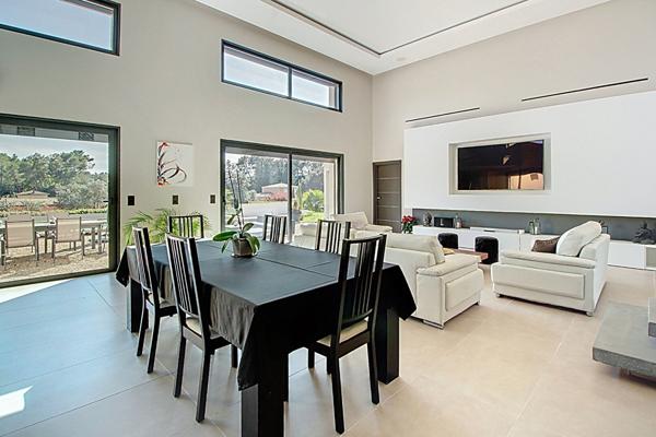 LORGUES - Villa contemporaine d'exception avec prestations haut de gamme