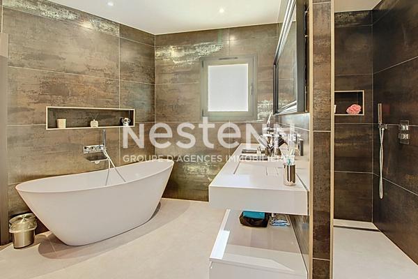 LORGUES - Villa contemporaine d'exception avec prestations haut de gamme