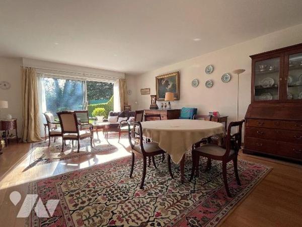 En exclusivité chez votre notaire ! En centre ville d'Hazebrouck, résidence de standing avec  v...