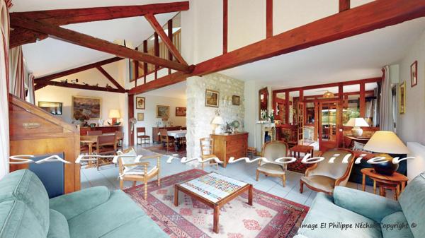 Propriété d’exception à 1 heure de PARIS : 335m2 habitables, 6/7 chambres, piscine, dépendances, parc de 7600m2 + projet d’aménagement sur encore 300m2.