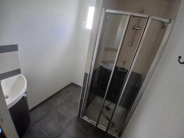 Vente                                                      Maison
                        
                     3 pièces                      64 m2                     à Saint-Sébastien-sur-Loire