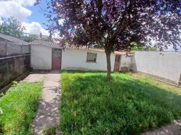 Vente                                                      Maison
                        
                     3 pièces                      64 m2                     à Saint-Sébastien-sur-Loire