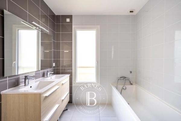 Ville-d'Avray, Maison 6 Chambres -  198 m² à vendre