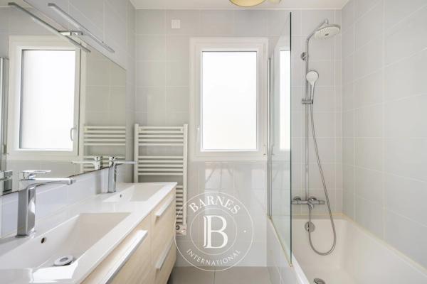 Ville-d'Avray, Maison 6 Chambres -  198 m² à vendre