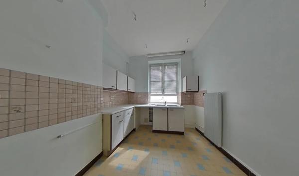 APPARTEMENT T3 A LOUER - LYON 2EME ARRONDISSEMENT Vaubecour-Mairie 84.99 m 2 1 330 € charges comprises par mois