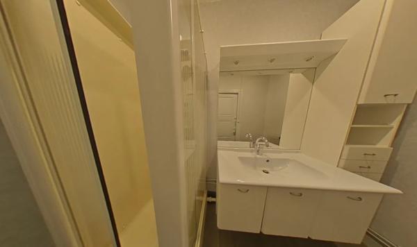APPARTEMENT T3 A LOUER - LYON 2EME ARRONDISSEMENT Vaubecour-Mairie 84.99 m 2 1 330 € charges comprises par mois