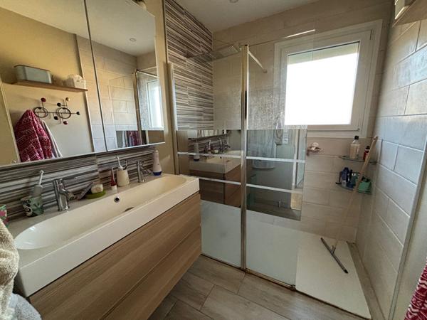 EN VENTE - COSNE SUR LOIRE - BEAU PAVILLON SUR SOUS-SOL - 4 chambres - Terrain