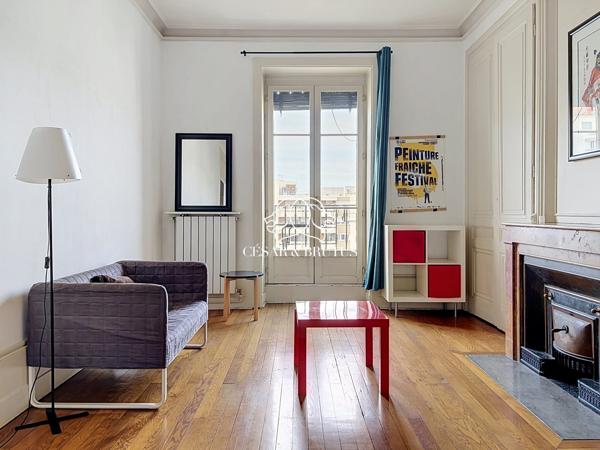 Lyon 7e — Rue Marc Bloch | Élégance haussmannienne au 4e étage avec ascenseur