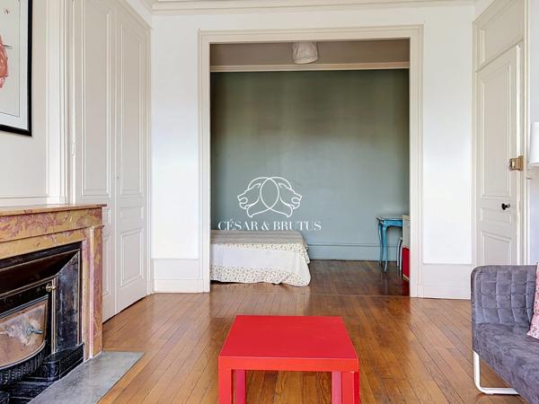 Lyon 7e — Rue Marc Bloch | Élégance haussmannienne au 4e étage avec ascenseur