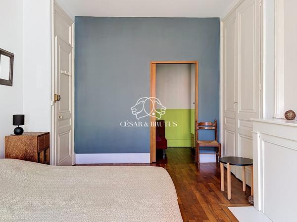 Lyon 7e — Rue Marc Bloch | Élégance haussmannienne au 4e étage avec ascenseur