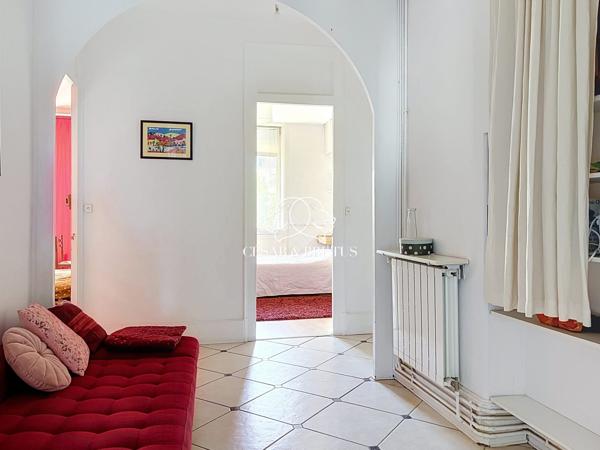 Lyon 7e — Rue Marc Bloch | Élégance haussmannienne au 4e étage avec ascenseur