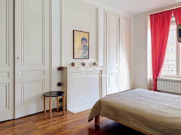 Lyon 7e — Rue Marc Bloch | Élégance haussmannienne au 4e étage avec ascenseur