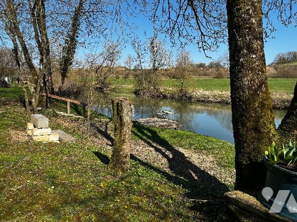Un terrain de loisirs, permettant de pêcher, de s'amuser en famille, ...