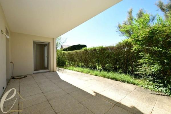 SAINTE FOY LES LYON – Maréchal Foch : Magnifique T2 exposé SUD de 51 m² en rez-de-jardin dans une résidence de standing.