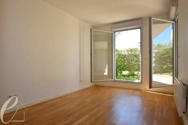 SAINTE FOY LES LYON – Maréchal Foch : Magnifique T2 exposé SUD de 51 m² en rez-de-jardin dans une résidence de standing.