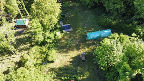 Propriété agricole, chalet bois et grange à rénover sur un hectare de terrain