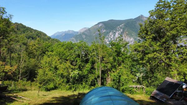Propriété agricole, chalet bois et grange à rénover sur un hectare de terrain
