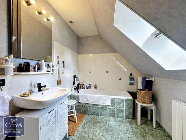 Maison à vendre 5 pièces 116.87m² Châteauneuf-en-Thymerais (28170)