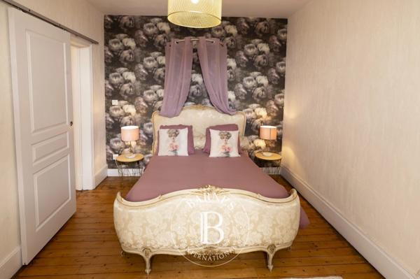 Montluçon, Château 11 Chambres -  1 390 m² à vendre