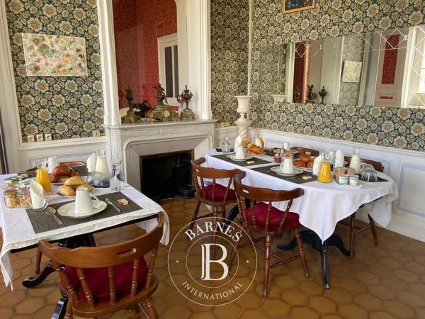 Montluçon, Château 11 Chambres -  1 390 m² à vendre