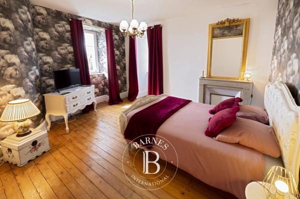 Montluçon, Château 11 Chambres -  1 390 m² à vendre