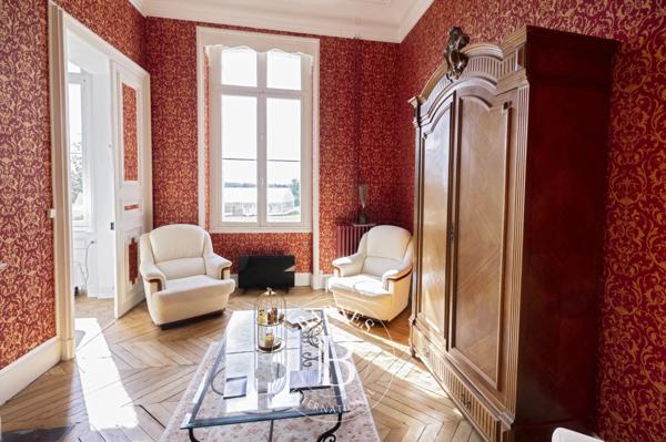 Montluçon, Château 11 Chambres -  1 390 m² à vendre