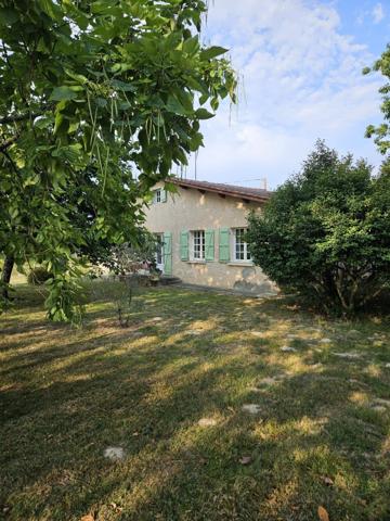 Jolie maison avec dépendance et grand terrain à deux kms de Castelnau d'Auzan