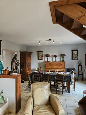 Jolie maison avec dépendance et grand terrain à deux kms de Castelnau d'Auzan