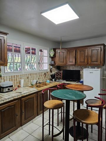 Jolie maison avec dépendance et grand terrain à deux kms de Castelnau d'Auzan
