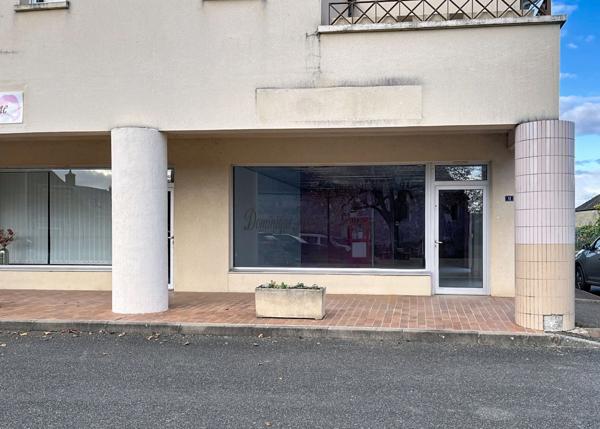 A vendre LHOMME (72),Local/bureau -Local commercial polyvalent en cœur de bourg