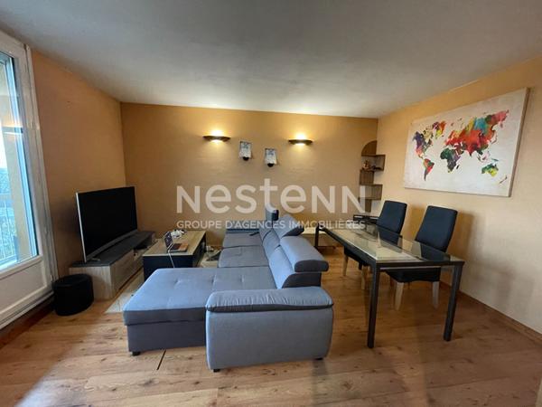 A vendre à CHILLY-MAZARIN, un appartement de 3 pièces avec balcon, cellier et place de parking.