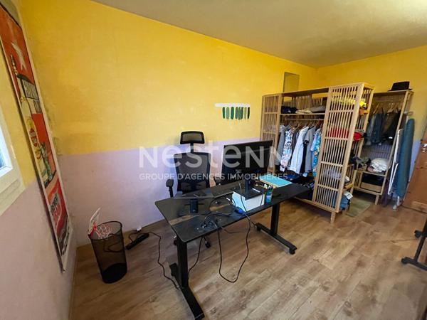 A vendre à CHILLY-MAZARIN, un appartement de 3 pièces avec balcon, cellier et place de parking.