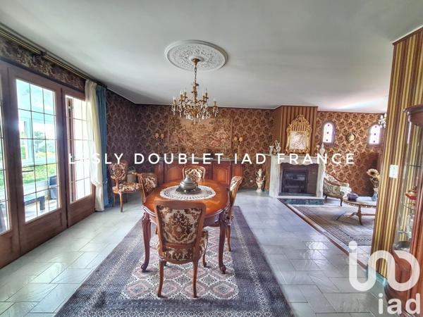 Maison traditionnelle 5 pièces de 215 m² à La Seyne-sur-Mer (83500)