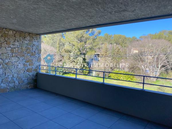 Appartement
                                                                                                                                                                                                                                                                                                                        3 pièce(s)                                                                                                                                                                                                          2 chambre(s)                                                                                                                                                                                                          67  m²
