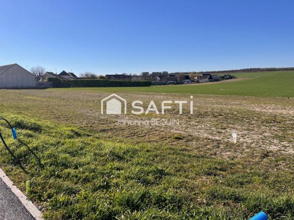 Terrain constructible et viabilisé de 838m²