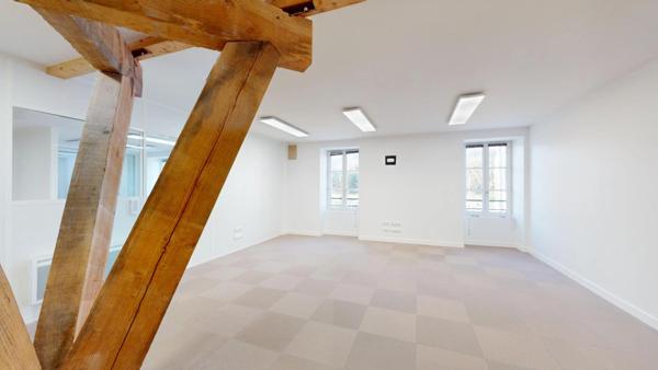 Local de 218m2 Polyvalence & opportunité entrepreneuriale à louer à DOUARNENEZ (29)