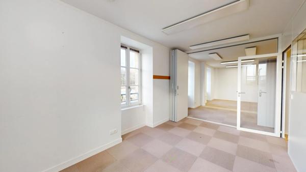 Local de 218m2 Polyvalence & opportunité entrepreneuriale à louer à DOUARNENEZ (29)